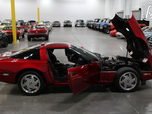 Used 1989 Chevrolet Corvette Coupe RWD image 35