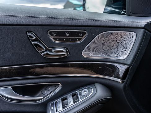 Used 2019 Mercedes-Benz S 560 Sedan image 30
