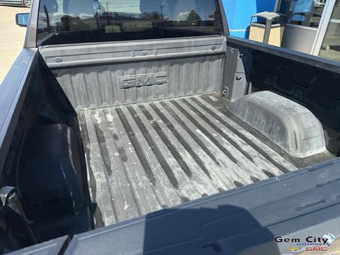 Used 2019 GMC Sierra 1500 SLT w/ Driver Alert Package I AWD/4WD image 8