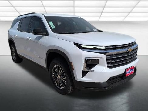 New 2026 Chevrolet Traverse LT FWD image 1