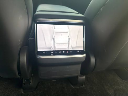 Used 2024 Tesla Model X AWD/4WD image 17