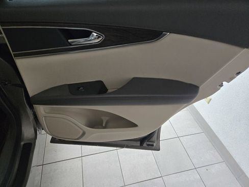 Used 2016 Lincoln MKX Reserve w/ Climate Package image 8