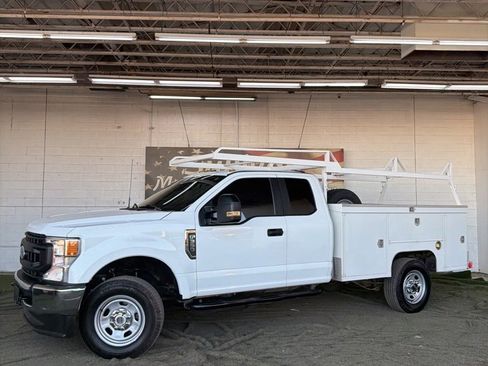Used 2022 Ford F350 XL w/ Power Equipment Group image 3