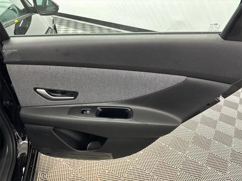 New 2026 Hyundai Elantra Limited image 17