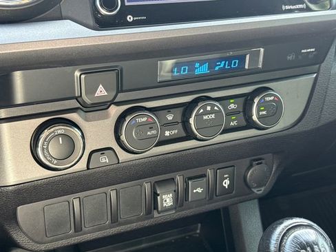 Used 2022 Toyota Tacoma TRD Off-Road AWD/4WD image 24
