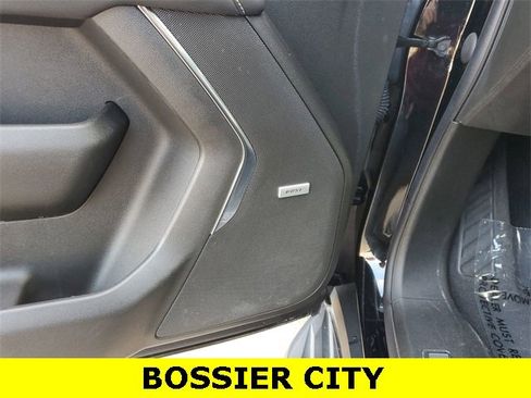 Used 2022 GMC Yukon SLT w/ SLT Luxury Package image 25