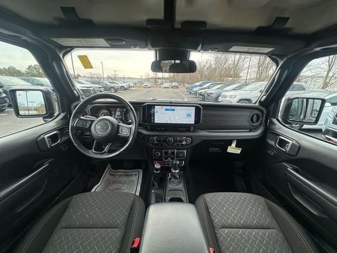 Used 2024 Jeep Gladiator Mojave w/ Safety Group image 2