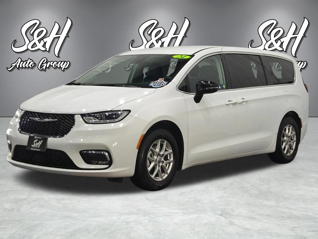 Used 2024 Chrysler Pacifica Touring-L FWD image 12