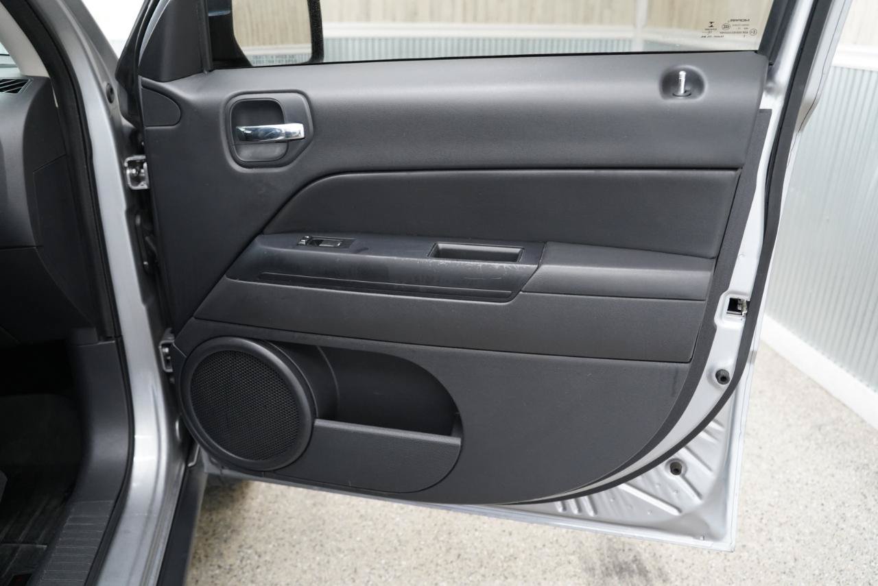 Used 2016 Jeep Patriot Sport w/ Power Value Group FWD image 28