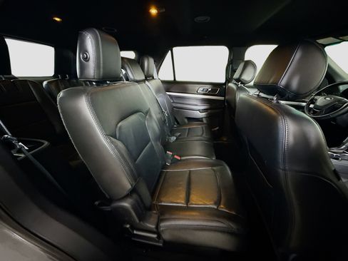 Used 2017 Ford Explorer XLT w/ Equipment Group 202A image 27