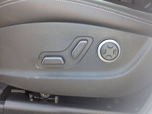 Used 2025 Genesis GV70 2.5T AWD/4WD image 20