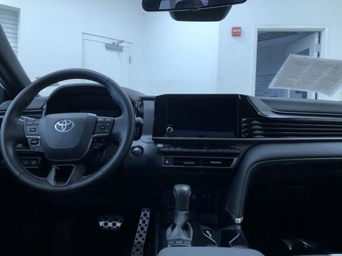 Certified 2025 Toyota Camry SE image 17