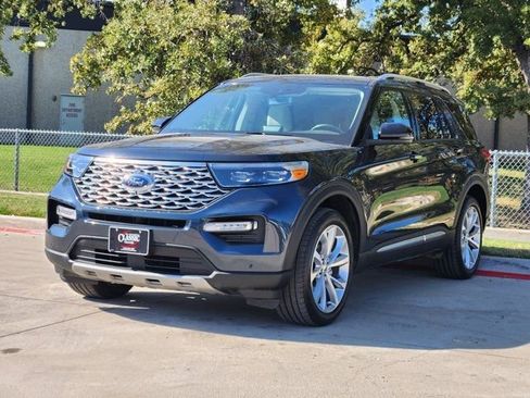 Used 2023 Ford Explorer Platinum w/ Premium Technology Package image 12