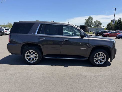 Used 2017 GMC Yukon SLT w/ HD Trailering Package AWD/4WD image 9