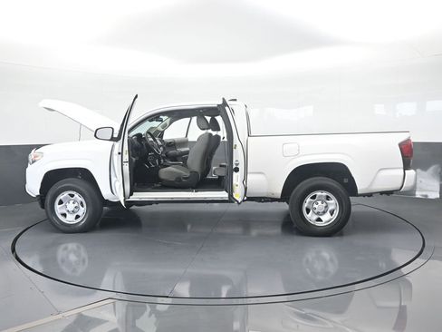 Used 2022 Toyota Tacoma SR image 68