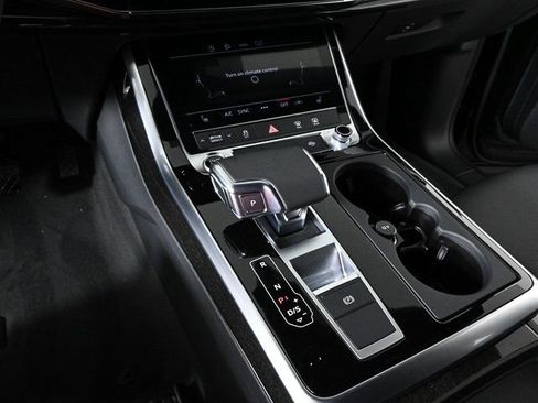Used 2025 Audi Q8 Premium AWD/4WD image 17