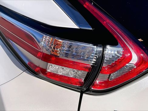 Used 2018 Nissan Murano Platinum image 27