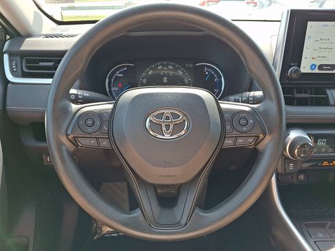 Used 2025 Toyota RAV4 XLE AWD/4WD image 19