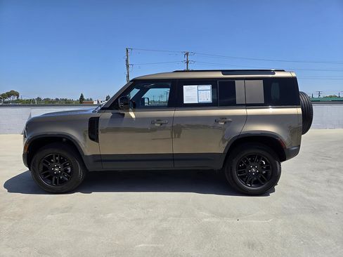 Used 2025 Land Rover Defender 110 S AWD/4WD image 7