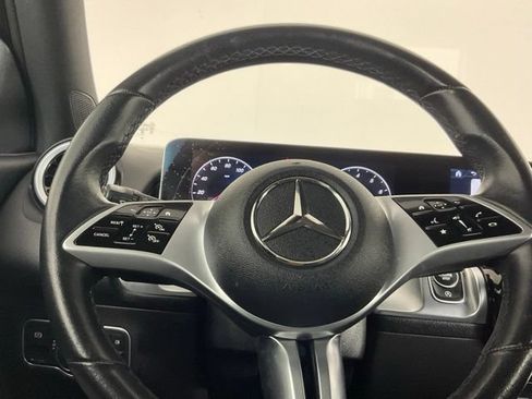 Used 2025 Mercedes-Benz GLB 250 image 22