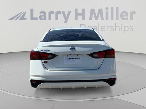 Used 2020 Nissan Altima 2.5 S FWD image 4
