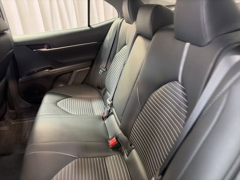 Used 2019 Toyota Camry SE image 20