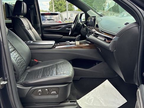Used 2022 Cadillac Escalade ESV Sport Platinum AWD/4WD image 6