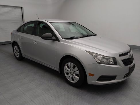 Used 2014 Chevrolet Cruze LS image 11