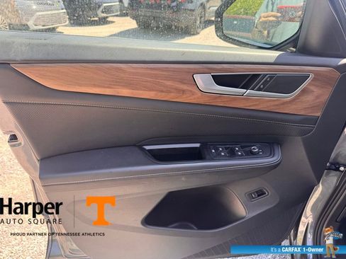 Used 2024 Volkswagen Atlas SE image 19