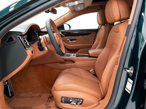 Used 2025 Bentley Flying Spur Plug-In Hybrid AWD/4WD image 15