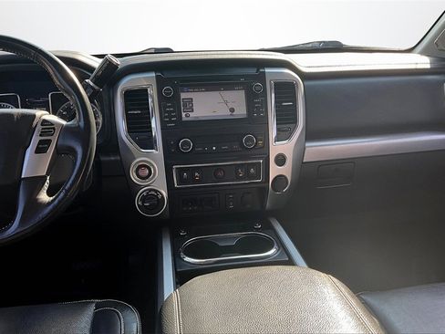 Used 2017 Nissan Titan PRO-4X image 9
