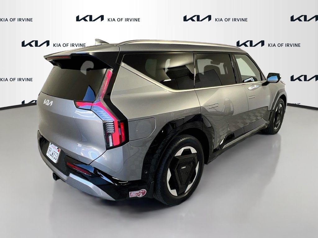 Certified 2024 Kia EV9 Land w/ Towing Package AWD/4WD image 9