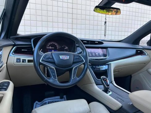 Used 2017 Cadillac XT5 Luxury w/ LPO, Wheel Lock Package FWD image 13