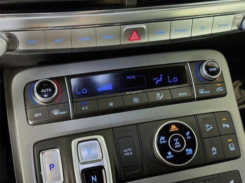 Used 2022 Hyundai Palisade Limited AWD/4WD image 18