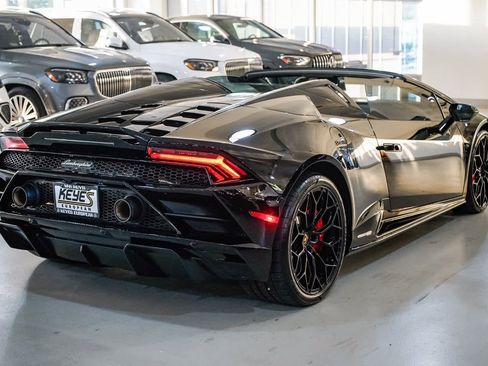 Used 2022 Lamborghini Huracan EVO image 4