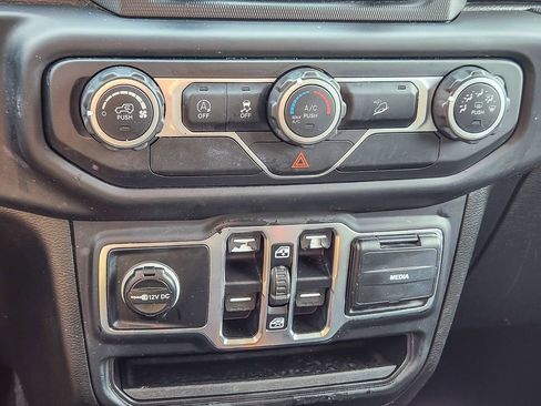 Used 2019 Jeep Wrangler Unlimited Sport S AWD/4WD image 14