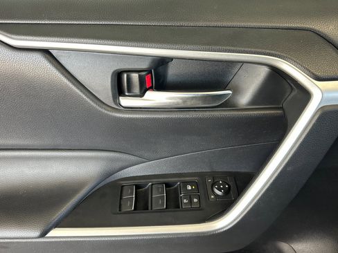 Used 2023 Toyota RAV4 XLE AWD/4WD image 11