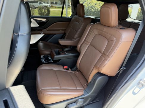 Used 2021 Lincoln Aviator Grand Touring w/ Equipment Group 302A AWD/4WD image 33