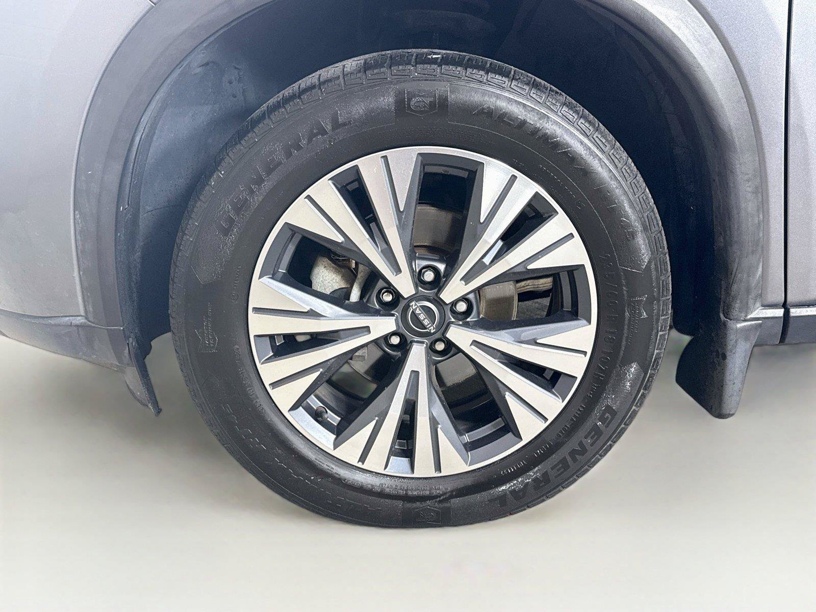 Used 2022 Nissan Rogue SV w/ SV Premium Package FWD image 17