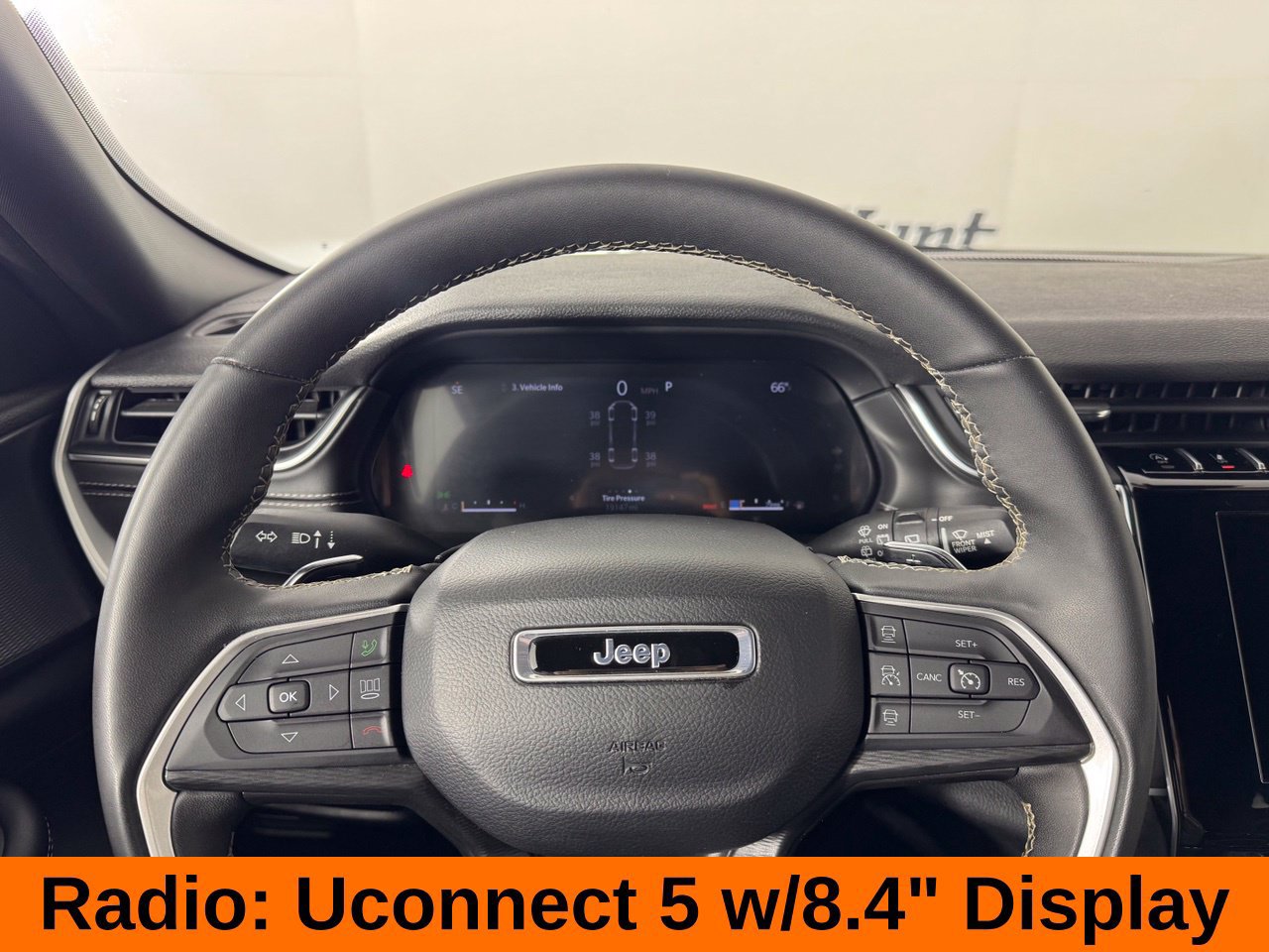 Used 2024 Jeep Grand Cherokee L Altitude AWD/4WD image 17