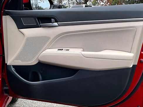 Used 2018 Hyundai Elantra SEL image 22