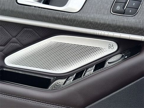 Used 2025 Ford Explorer Platinum w/ LUX Leather Package image 26