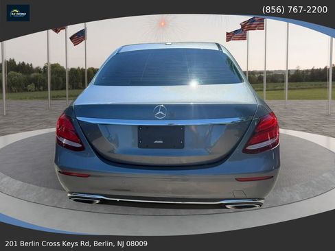 Used 2018 Mercedes-Benz E 300 4MATIC w/ Premium 1 Package image 4