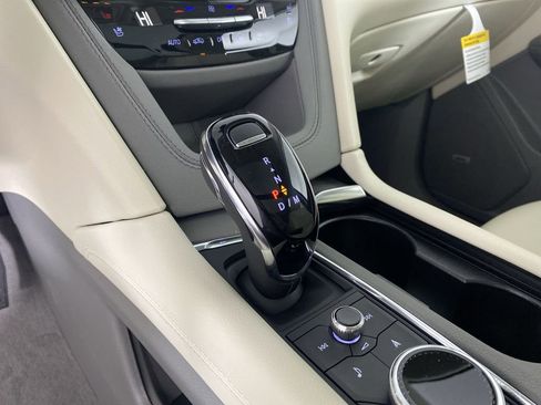 New 2025 Cadillac XT6 Premium Luxury image 16