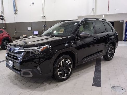 Certified 2025 Subaru Forester Limited image 3