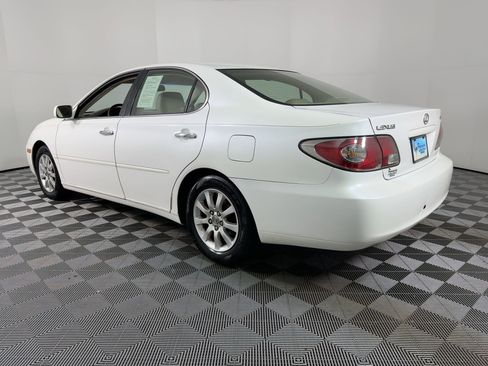 Used 2004 Lexus ES 330 image 2