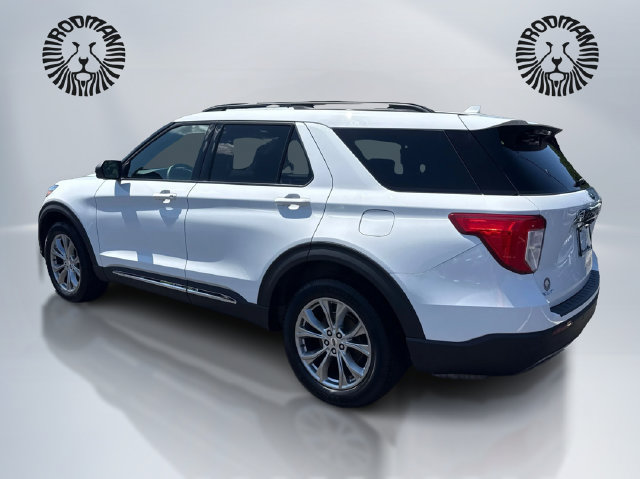 Used 2020 Ford Explorer XLT w/ Equipment Group 202A AWD/4WD image 9