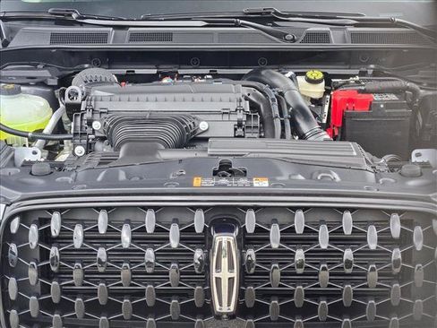 New 2025 Lincoln Corsair Reserve w/ Equipment Group 202A image 17