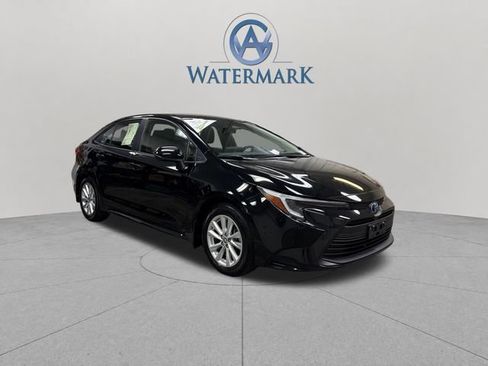 Used 2024 Toyota Corolla LE w/ LE Convenience Package FWD image 8