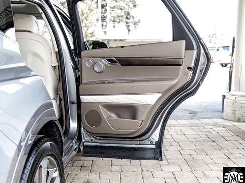 Used 2024 Genesis GV80 2.5T w/ Advanced Package image 42